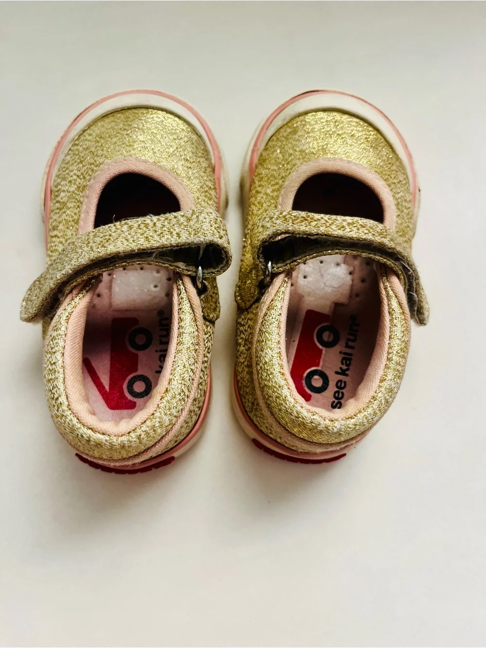 See Kai Run Gold Glitter Mary Jane with Pink Trim; Size 4